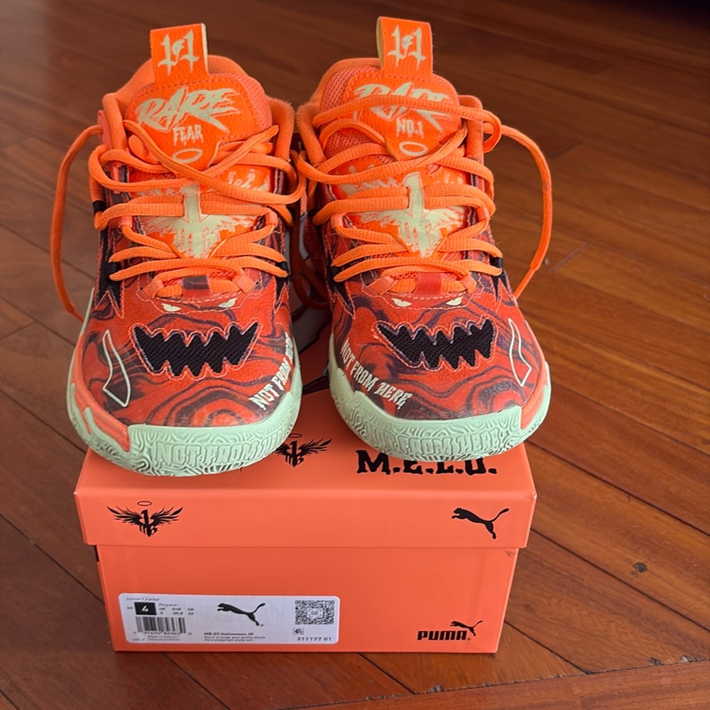 Boys sneakers